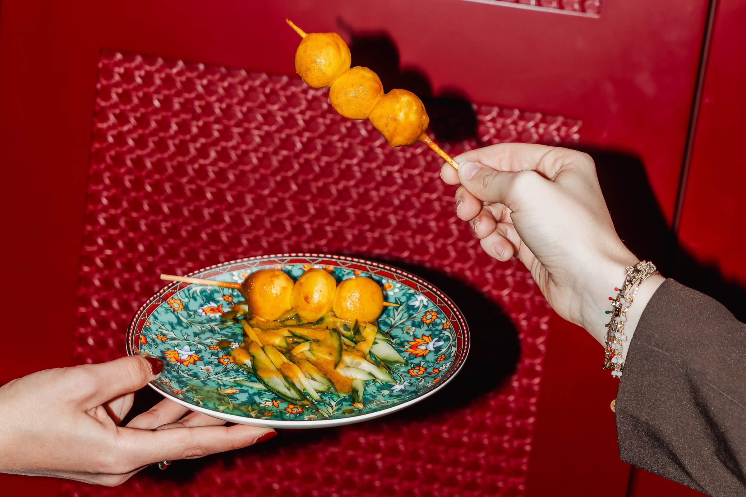 Curry Fishballs am Spieß